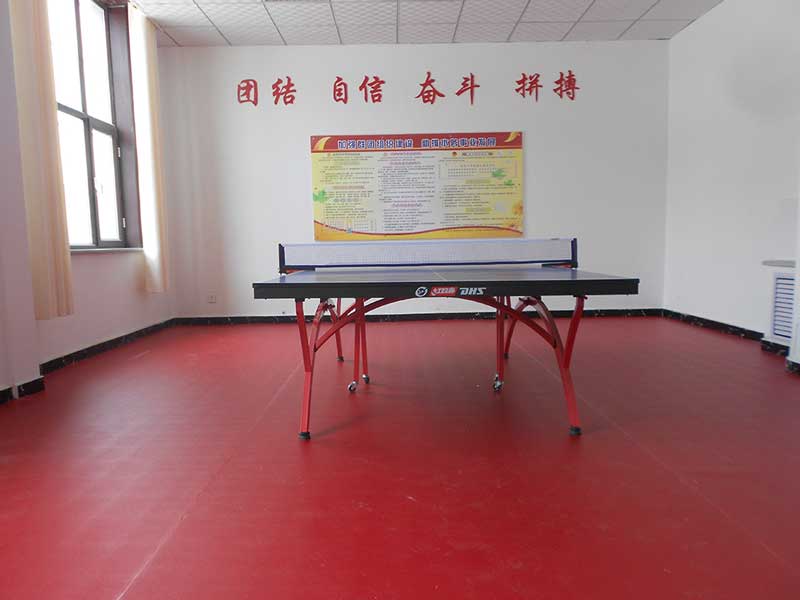 塑膠運動地板適合地暖場所鋪設(shè)嗎？