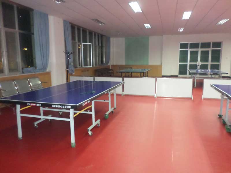 塑膠運動地板適合地暖場所鋪設(shè)嗎？
